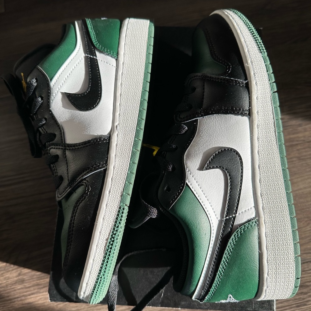 Air Jordan 1 Low “Green Toe” (GS)